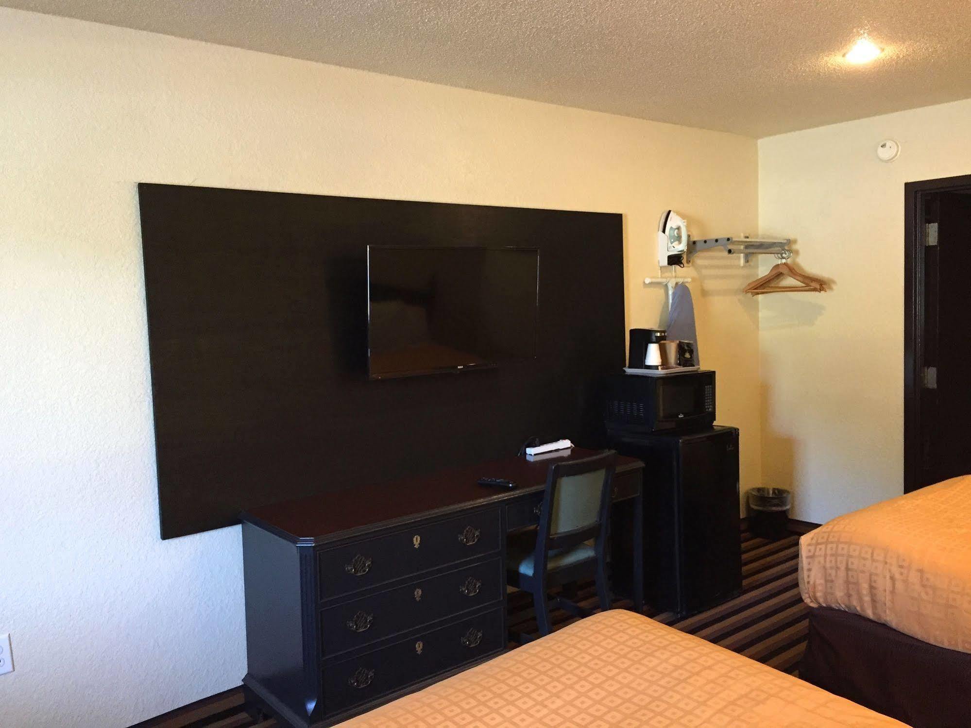 Travelers Inn Elizabeth City Eksteriør bilde